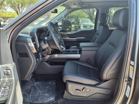 New 2026 Ford F250 Lariat w/ Black Appearance Package image 28