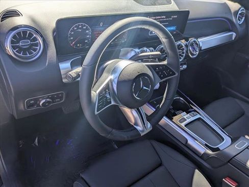 New 2026 Mercedes-Benz GLB 250 image 3