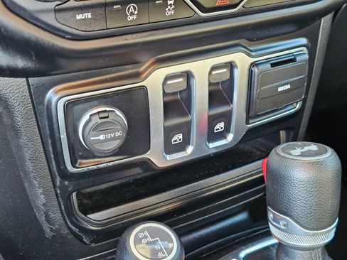 Used 2021 Jeep Wrangler Sport AWD/4WD image 25