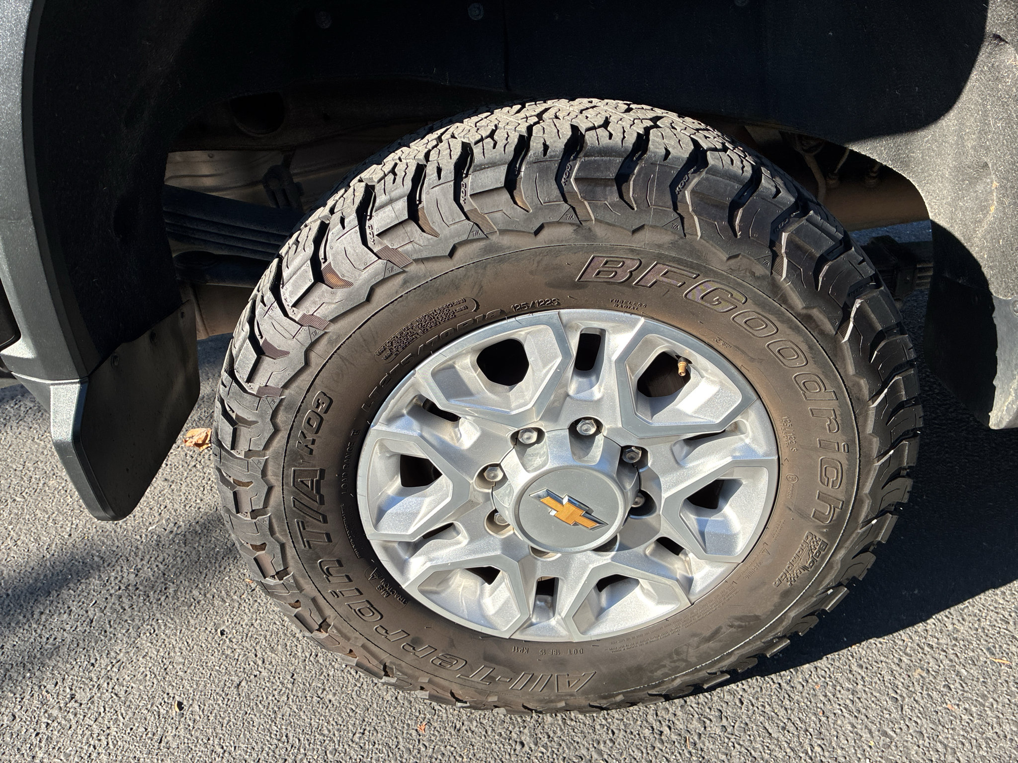 Used 2024 Chevrolet Silverado 2500 LTZ w/ LTZ Plus Package AWD/4WD image 13