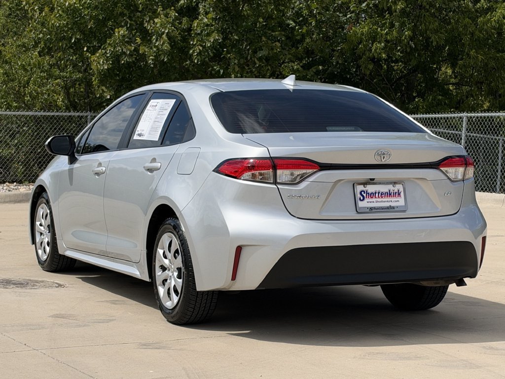 Used 2024 Toyota Corolla LE FWD image 4