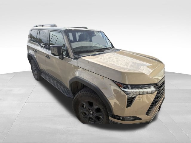 Used 2025 Lexus GX 550 AWD/4WD image 2