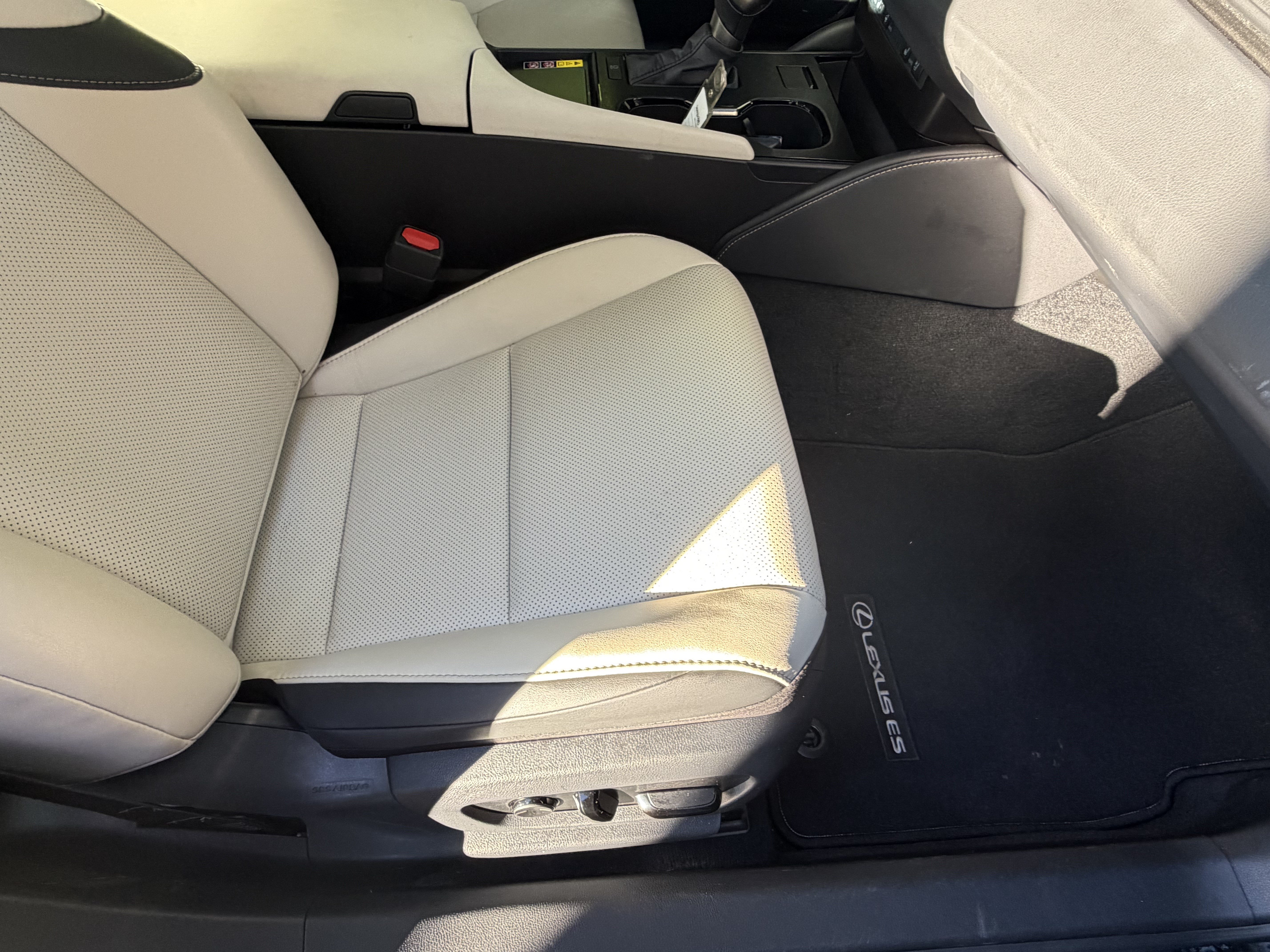 Used 2025 Lexus ES 350 w/ Premium Package FWD image 40