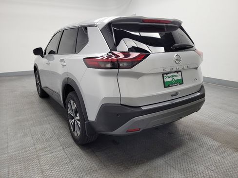 Used 2021 Nissan Rogue SV image 5