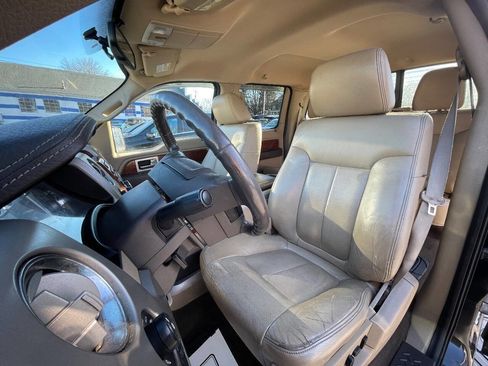 Used 2010 Ford F150 Lariat image 12