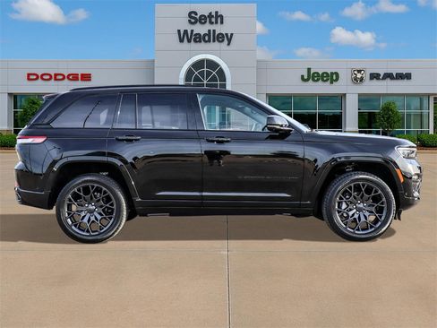 Used 2025 Jeep Grand Cherokee Summit image 8