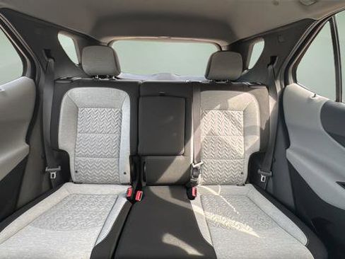 Used 2022 Chevrolet Equinox LS AWD/4WD image 30