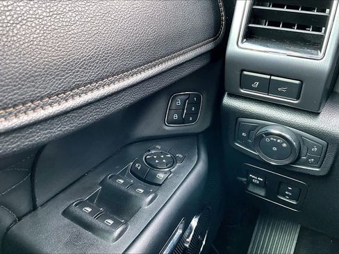 Used 2019 Ford Expedition Platinum RWD image 35