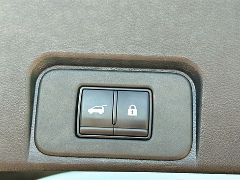 Used 2025 Nissan Rogue SV w/ Rock Creek Premium Package AWD/4WD image 29
