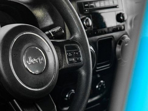 Used 2018 Jeep Wrangler Sport image 15