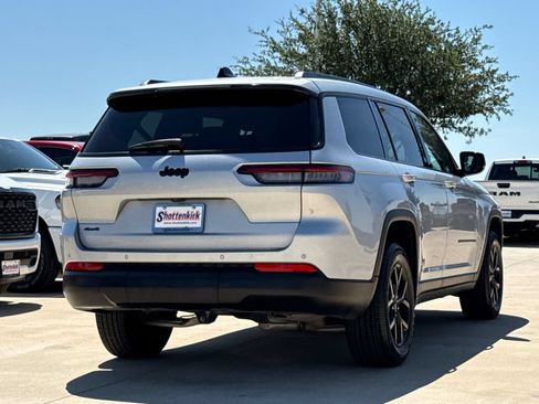 Used 2024 Jeep Grand Cherokee L Laredo AWD/4WD image 8