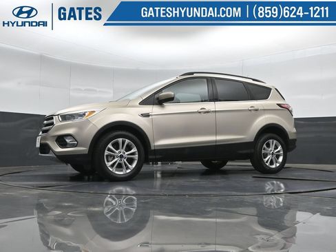 Used 2018 Ford Escape SE AWD/4WD image 40