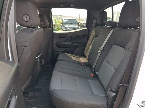 Used 2025 Chevrolet Colorado W/T RWD image 19