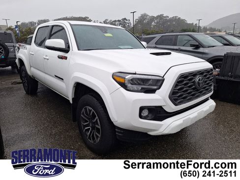 Used 2023 Toyota Tacoma TRD Sport V6 image 1
