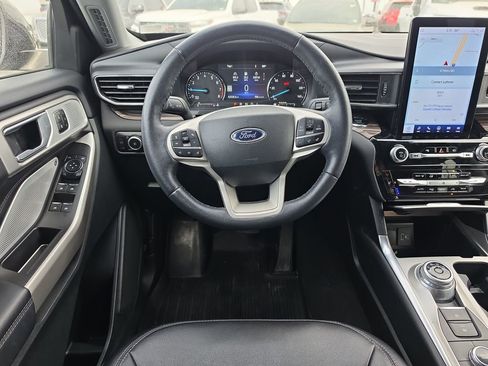 Used 2023 Ford Explorer Limited w/ Limited Technology Package image 15
