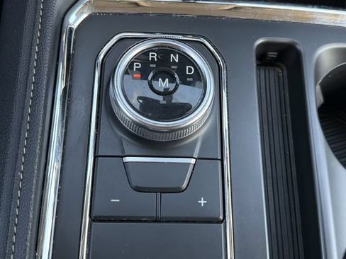 Used 2024 Ford Expedition XLT AWD/4WD image 21