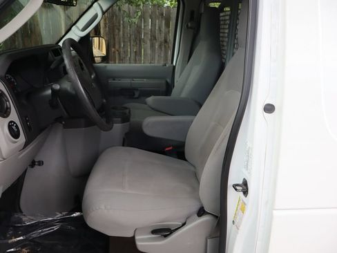 Used 2014 Ford E-250 and Econoline 250 w/ Power Group RWD image 19