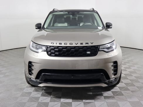 Used 2025 Land Rover Discovery Dynamic SE AWD/4WD image 2