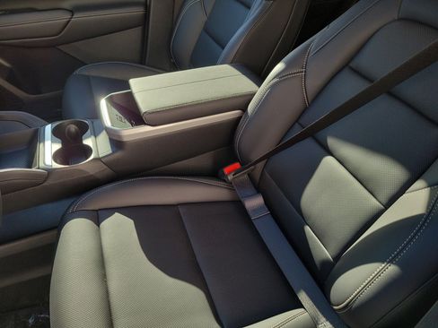 New 2027 GMC Terrain Elevation w/ Elevation Premium Package FWD image 23