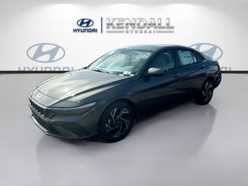 New 2026 Hyundai Elantra Limited FWD image 3