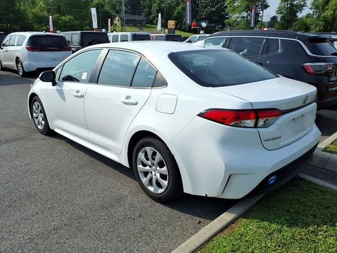 Used 2024 Toyota Corolla LE FWD image 6
