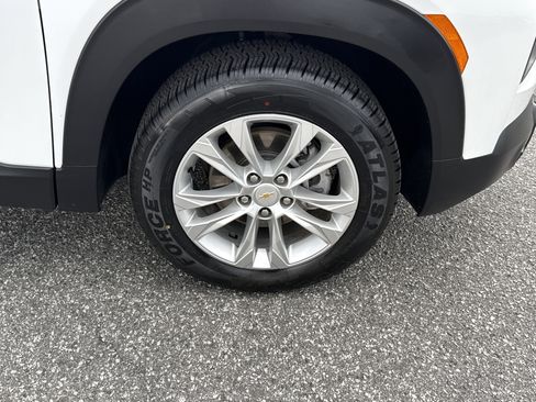 Used 2021 Chevrolet TrailBlazer LS FWD image 13