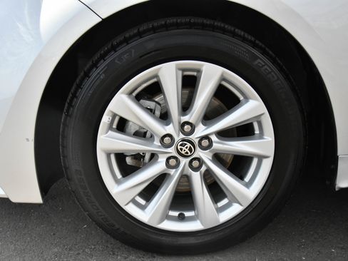 Used 2025 Toyota Corolla LE w/ LE Premium Package FWD image 12
