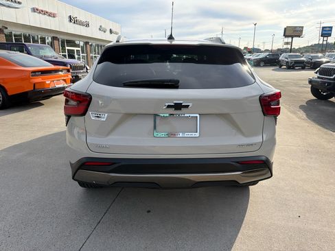 New 2026 Chevrolet Trax ACTIV w/ Sunroof Package FWD image 8
