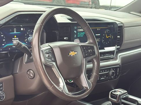 Used 2022 Chevrolet Silverado 1500 LTZ w/ Technology Package image 7