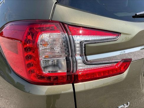 Certified 2023 Subaru Ascent Limited w/ Technology Package AWD/4WD image 32