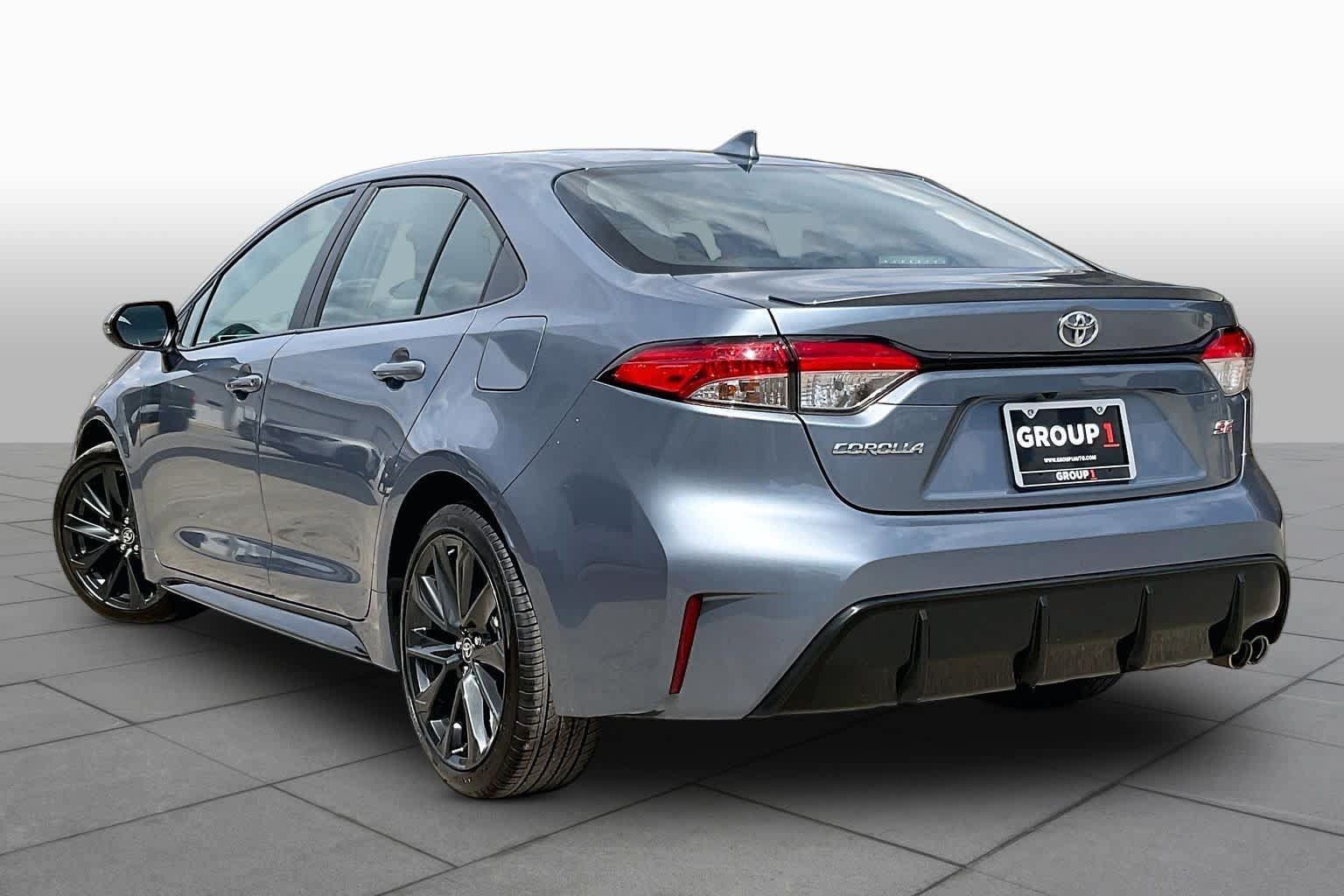 Used 2025 Toyota Corolla SE FWD image 12