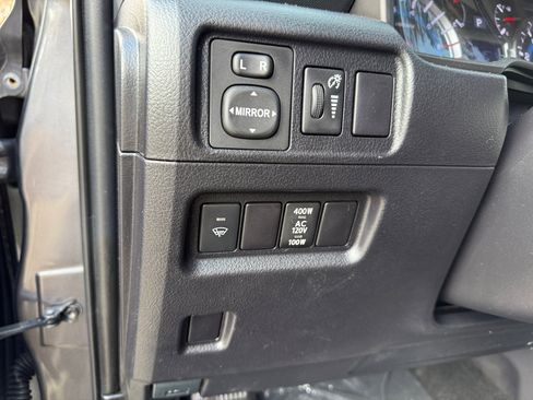 Used 2016 Toyota 4Runner SR5 image 14