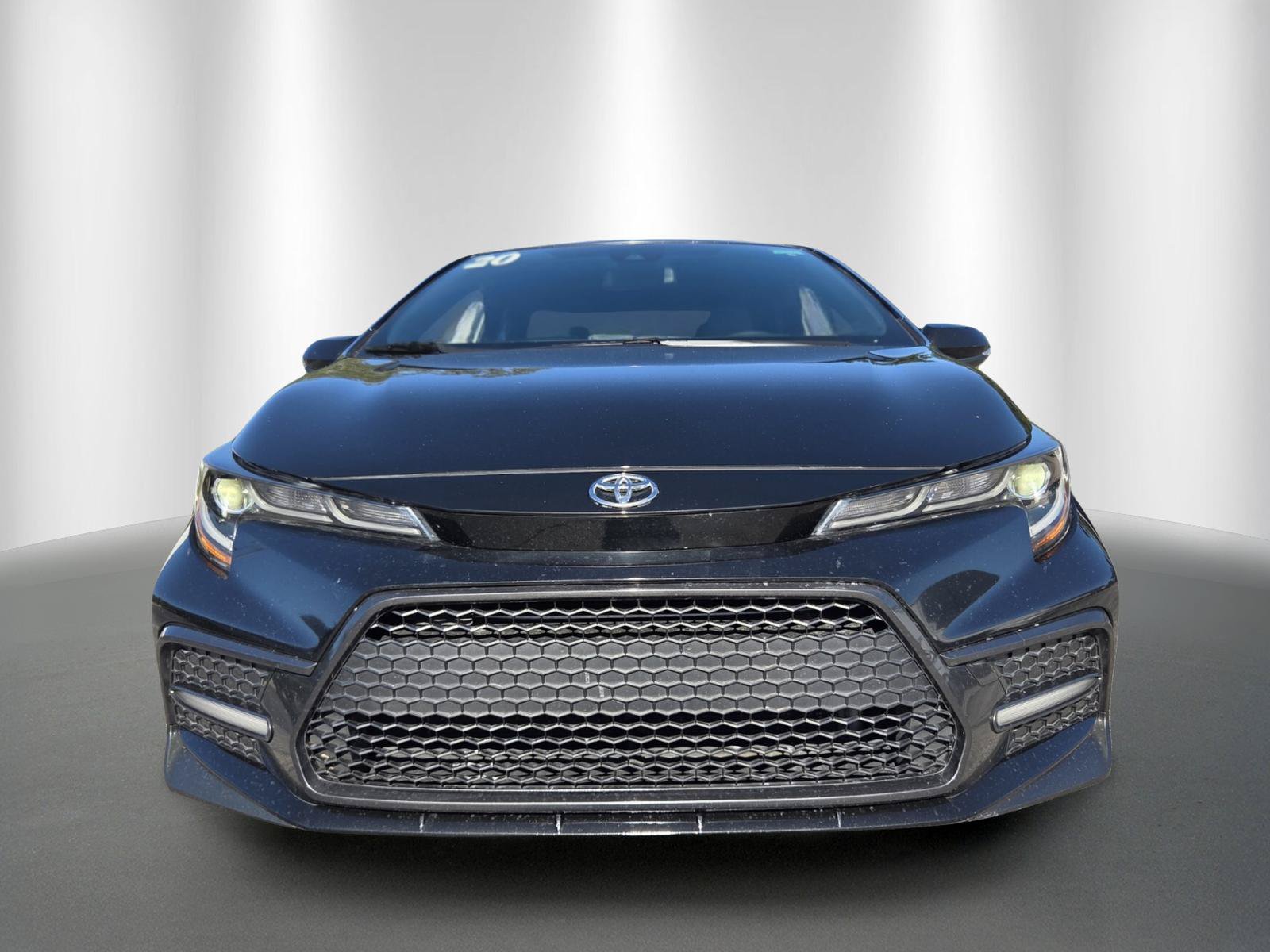 Used 2020 Toyota Corolla SE FWD image 2