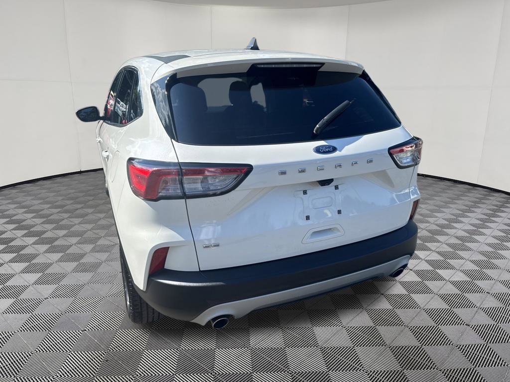 Used 2022 Ford Escape SE FWD image 18