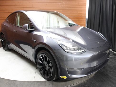 Used 2021 Tesla Model Y Long Range image 29