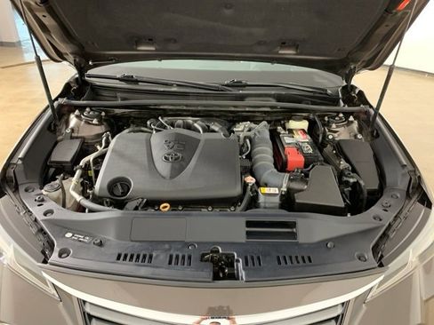 Used 2019 Toyota Avalon Limited image 41