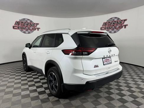 Used 2024 Nissan Rogue SV w/ SV Premium Package AWD/4WD image 5