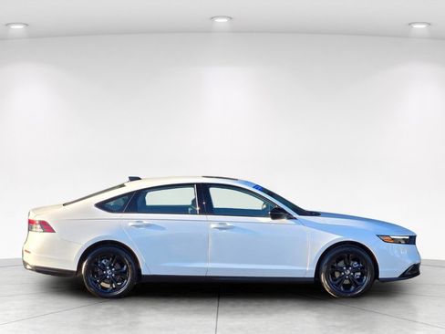Used 2025 Honda Accord SE image 9