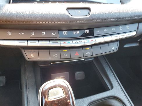 Certified 2022 Cadillac XT4 Premium Luxury w/ Enhanced Visibility Package image 29