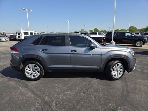 Used 2021 Volkswagen Atlas Cross Sport SE FWD image 23