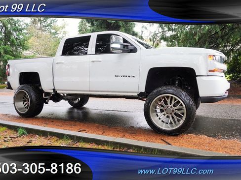 Used 2018 Chevrolet Silverado 1500 Custom w/ Custom Value Package image 7