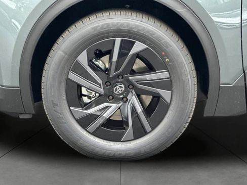 New 2026 Toyota C-HR AWD/4WD image 33