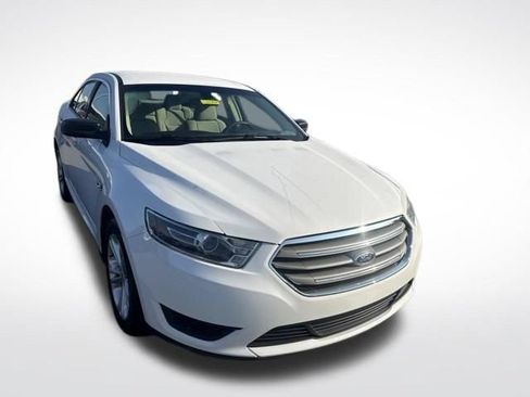 Used 2018 Ford Taurus SE FWD image 6