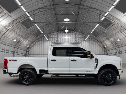 Used 2024 Ford F250 XLT w/ FX4 Off-Road Package AWD/4WD image 7