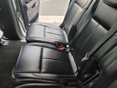 Used 2019 Ford Expedition XLT w/ Equipment Group 202A AWD/4WD image 40