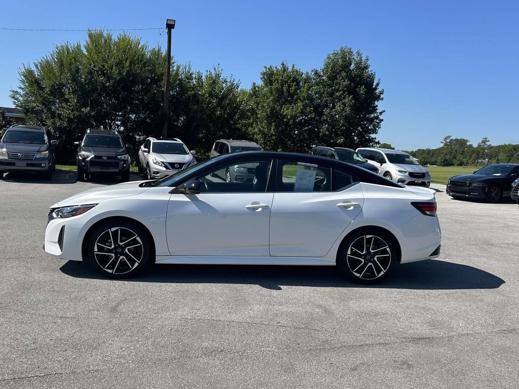 Used 2025 Nissan Sentra SR FWD image 4