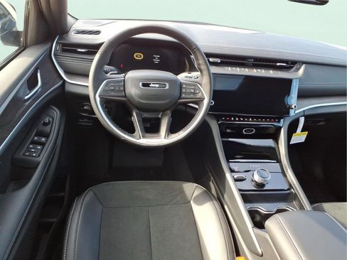 New 2026 Jeep Grand Cherokee Altitude AWD/4WD image 17