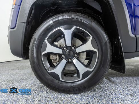 Used 2020 Jeep Renegade Trailhawk w/ Cold Weather Group AWD/4WD image 46
