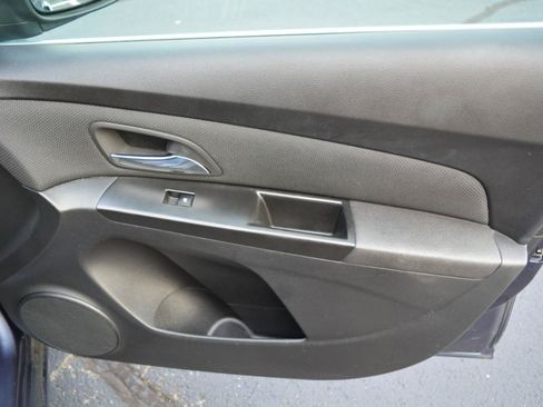 Used 2013 Chevrolet Cruze LT FWD image 16