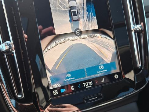 Certified 2025 Volvo XC40 B5 Plus image 23